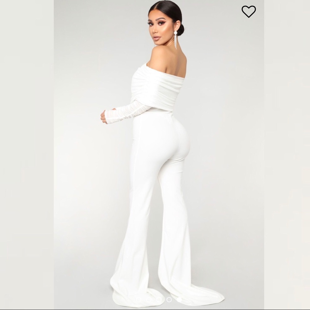 ‼️Fashion Nova ‼️ White off the shoulder jumpsuit